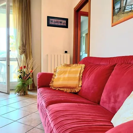 300 Mt Dal Mare Terrazza, Wifi E Parcheggio Lägenhet