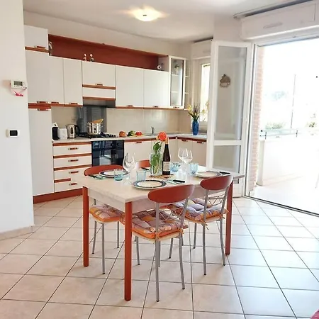 300 Mt Dal Mare Terrazza, Wifi E Parcheggio Lägenhet *